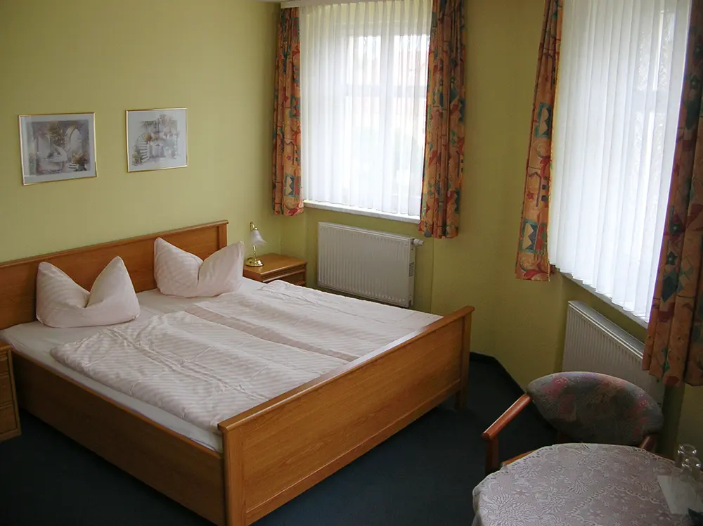 Blick ins Doppelzimmer in der Pension